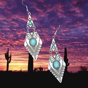 Southwestern Style Drop Earrings - Colors: Silver-tone, Turquoise